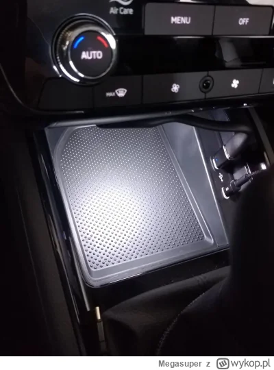 Megasuper - Podświetlany schowek za złoty pięćdziesiąt