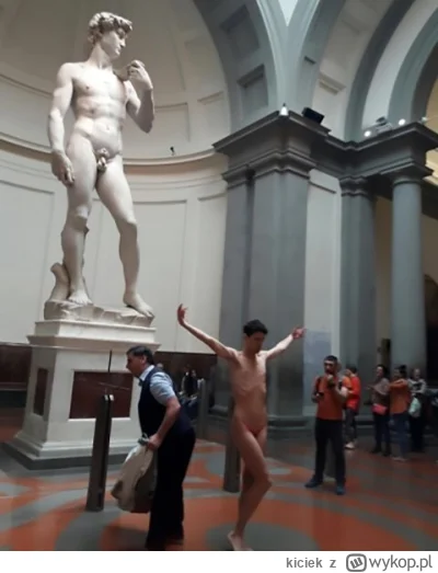 kiciek - @ooooooooo: może wystarczy na kontroli między nogami upchać, zawinąć?

SPOIL...