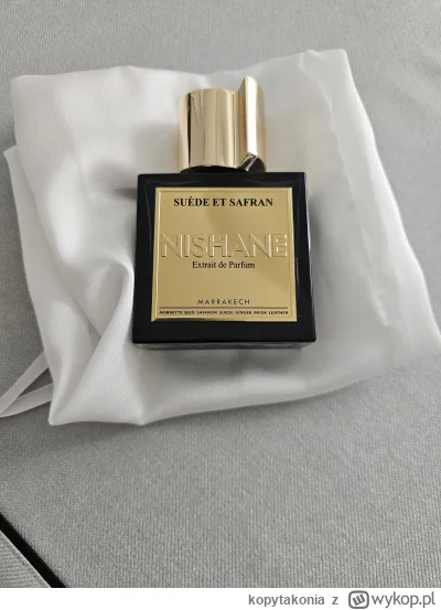 kopytakonia - #perfumy 
Chce ktoś może kupić takie oto perfumy? jak ktoś chętny to pw...