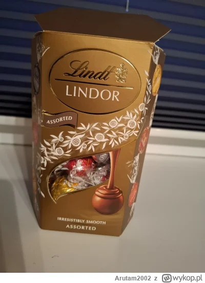 Arutam2002 - #przegryw huop dostał od mamusi lindorki boże w prezencie na dzien huopa...