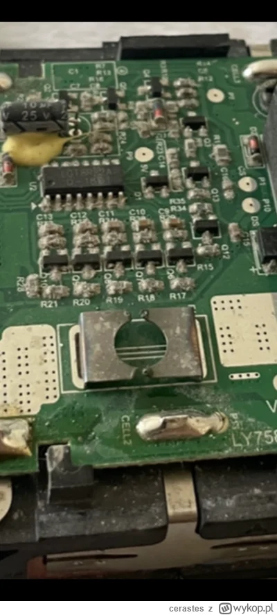 cerastes - Mirasy co to za rodzaj i typ bezpiecznika?

Na zdjęciu płytka elektroniki ...