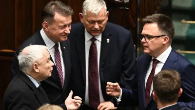 orzak - @galgal: samo tłumaczenie się Marszałka tym trzem ... nie wiem jak to określi...