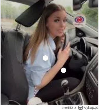 snorli12 - Dlaczego #rozowepaski w większości jak jeżdżą samochodem to siadają tak st...