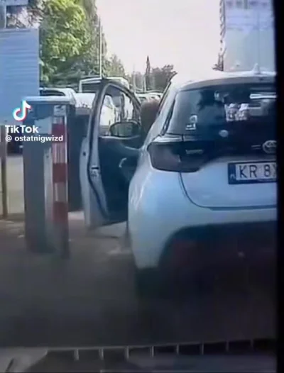 widmo82 - a później kwik, że pedał gazu zablokował sie xD
https://x.com/automotopl/st...