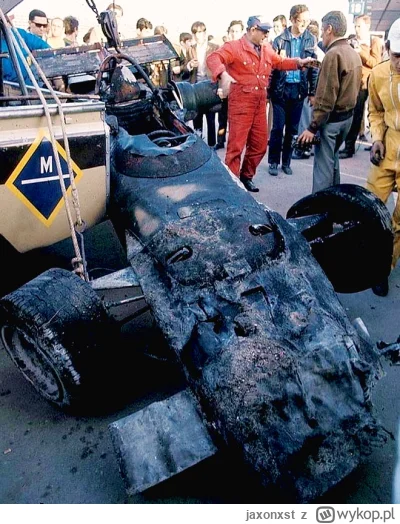 jaxonxst - Doszczętnie spalone Ferrari Jackiego Ickx'a podczas Grand Prix Hiszpanii 1...
