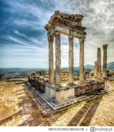 IMPERIUMROMANUM - Świątynia Trajana w Pergamonie

Pozostałości świątyni Trajana (tzw....