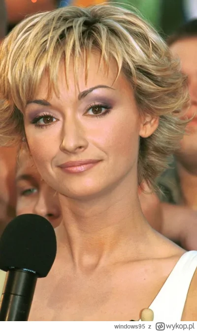 windows95 - taka gąska wchodzi do ciebie do piwnicy i mówi ci że ci obciągnie. Co rob...