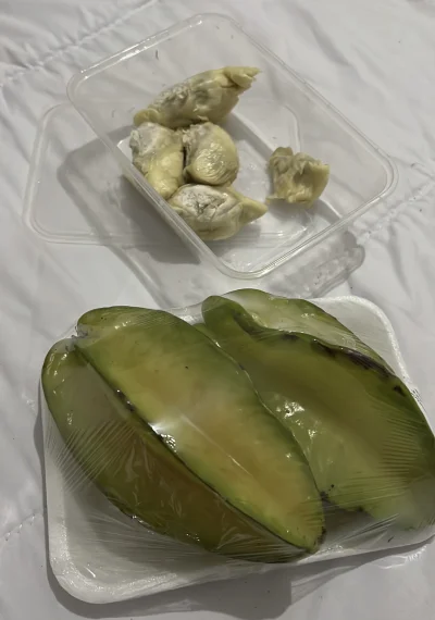 ForTravelSayYes - Siema.
Próbowałem dzisiaj te o to dwa owoce. Na górze to środek Dur...