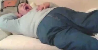 Kulfonix - Chuop obudzon, trzeba wstać iść zjeść i włączyć gombuder ༼ຈل͜ຈ༽
Miłego dni...