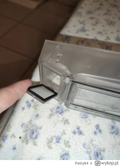 Patryk4 - Podczas mycia pojemnika na kurz, odpadł ten element ze zdjęcia. Włożyłem go...