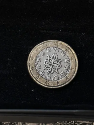 EvineX - #monety #numizmatyka 

Znalazłem taką monetę w portfelu xD I dziwna sprawa b...