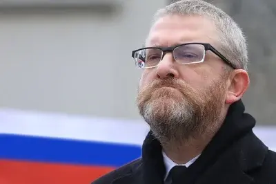 Last_Viking - Poprawiłem flagę. Wstyd umieszczać tę zdradziecką mordę na tle flagi Po...