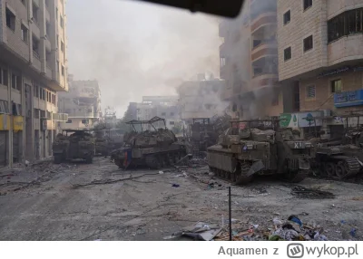 A.....n - >Uszkodzone izraelskie czołgi na węźle Haidar Abdul Shafi w pobliżu szpital...
