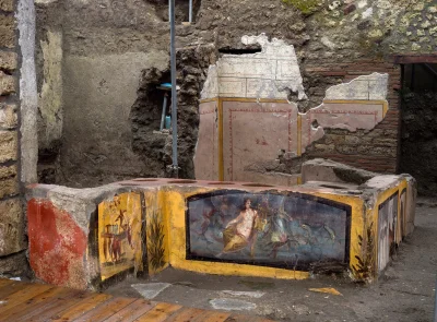 cheeseandonion - 2000 Year Old Ancient Fast food Shop in Pompeii

 CGI recreation


#...