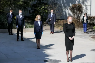 czykoniemnieslysza - Ślubowanie asesorów sądowych przed Pałacem Prezydenckim w kwietn...