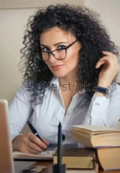 SpicyButIcy - — Pani Kasiu… — zaczyna niepewnie, ściskając buteleczkę wcierki w dłoni...