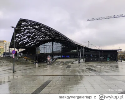 makgyvergaleriapl - Trochę się zmieniło od czasów gdy biegał tu Linda z Kieślowskim.....