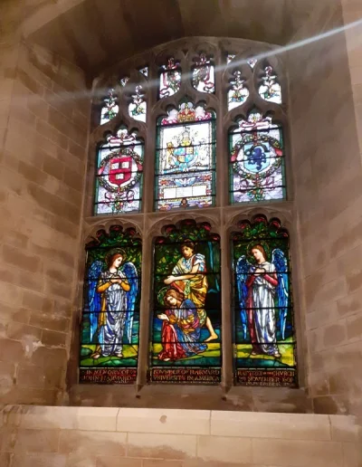 thewatchmaker - @yourgrandma: 
To prawda, witraże w świątyniach dają radę