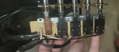 SmutnyWojak_ - Czesc, szukam takiego switcha, to jest plytka sterujaca z okapu amica ...