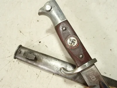 SotrazX - @bibi__: tymczasem na strychu