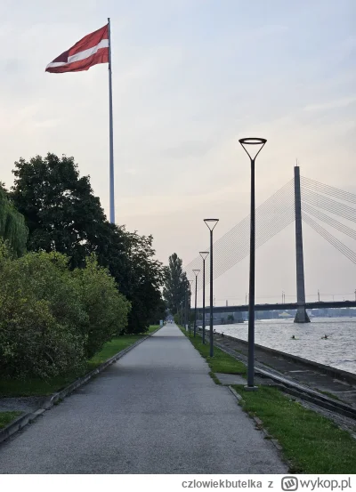 czlowiekbutelka - Podróżując przez całą Europę, od Turcji po Estonię, od Gruzji po Wł...