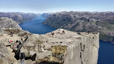 ksaler - Preikestolen w Norwegii. Warun dziś żyleta. #norwegia #gory #turystyka #eart...