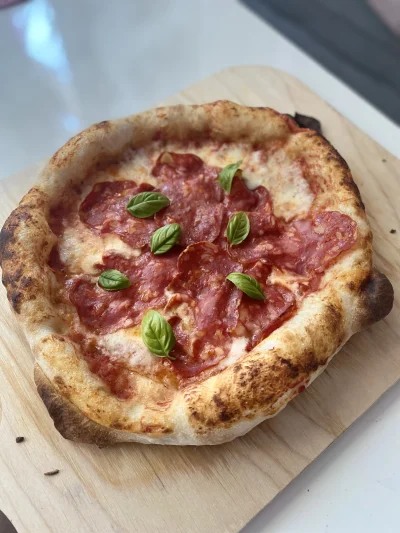 goodlife1 - Taka tam pizzunia- prosze się częstowac 
#pizza #gotujzwykopem #gotowanie