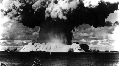 Kagernak - Może mi ktoś powiedzieć dlaczego miałbym się bać bomby atomowej? Od 1945 n...