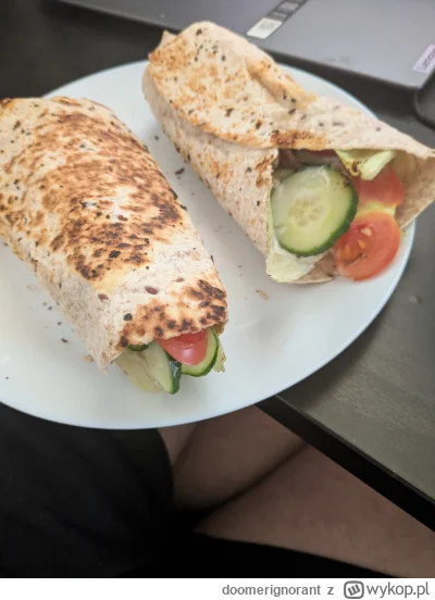 doomerignorant - Huopska strawa. Kurczak w przyprawie gyros, sos czosnkowy własnej ro...