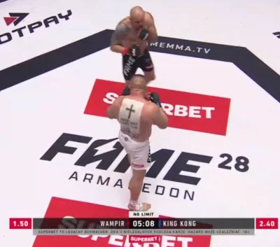 AudreyHorne51 - #famemma jak coś to już 5 minut walka trwa