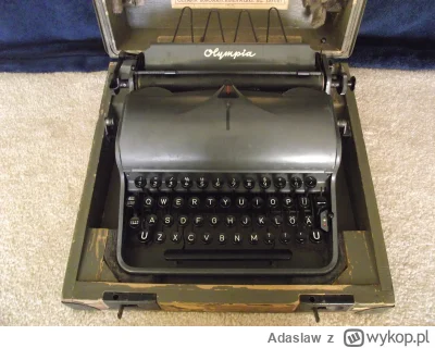 Adaslaw - Maszyna do pisania ze znakiem SS (patrz: klawisz z cyfrą 5).
Więcej info tu...