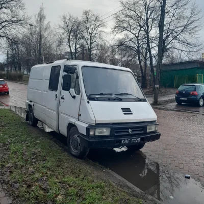 Juliusz-Banioski - pov: idziesz zakupić rękawice bhp żaroodporne i widzisz takie auto...