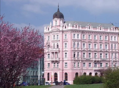 Loskamilos1 - Hotel Opera, budynek powstały w Pradze w roku 1890.

#necrobook #cudaar...