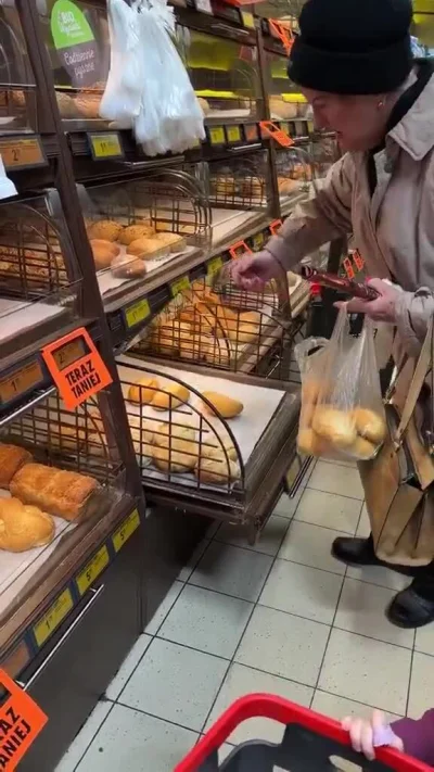 wezsepigulke - Bułeczki eleganckie smaczniutkie

#s------------------m #patologiazmia...