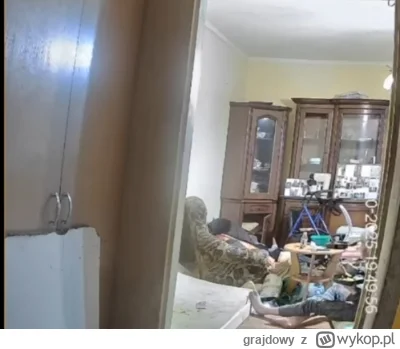 grajdowy - "Jesteśmy pod tym adresem. W mieszkaniu jest jakiś mężczyzna, bezdomny któ...