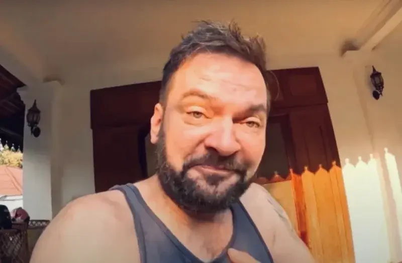 ZionOfel - O ile to prawda z tym "niespodziewanych tripem" do ojczyzny, to...

Wyobra...