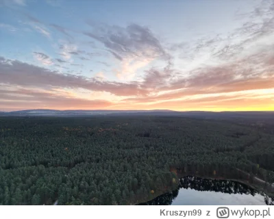 Kruszyn99 - Góry Świętokrzyskie widziane z  Zalewu Lubianka w Starachowicach.

Pacjen...