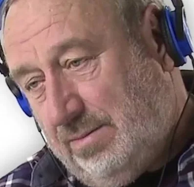 a2t1 - To ja oglądający kolejny rok jak spuszczają się nad tym wszystkim i w kółko zm...