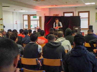 musashi-miyamoto - Gdzie są kobiety i dzieci? To inwazja jest. Skoro nie jest możliwa...