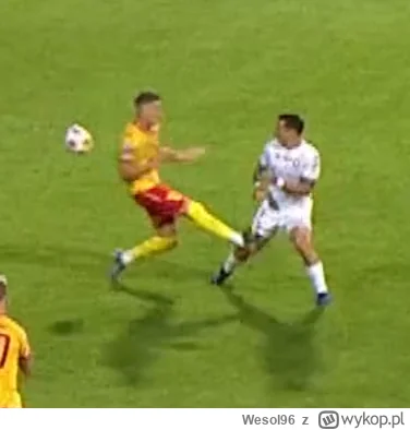 Wesol96 - To jest zagranie na zolta kartke wedlug sedziego, przeciwnicy musza chyba W...