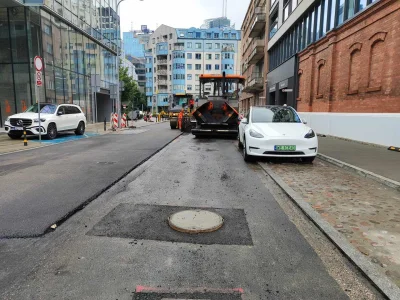 CrokusYounghand - teslarze to chyba nowe pokolenie sebków z bmw. tutaj jakiś kretyn s...