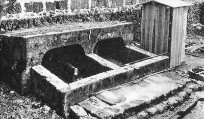 Loskamilos1 - Fuuru czyli tzw. świńskie toalety, tutaj fotka z początku XX wieku zrob...