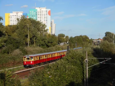 Damasweger - Historyczna berlińska S-Bahna między stacjami Storkower Straße i Landsbe...