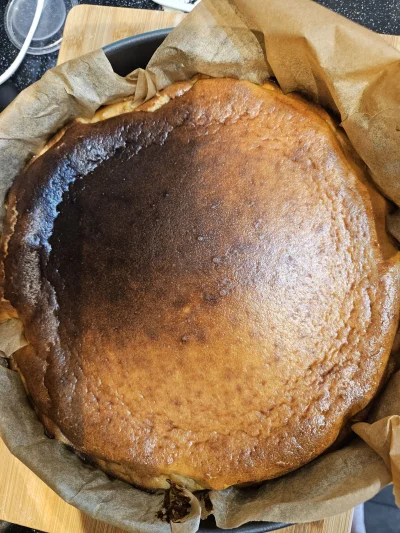 pypowicz - Sernik Baskijski Krówkowy melduje się (｡◕‿‿◕｡)

#pieczzwykopem #ciasto #se...