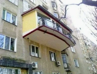 pogop - #tujestjakbyluksusowo Balkon na balkonie XD

#heheszki #humorobrazkowy #archi...
