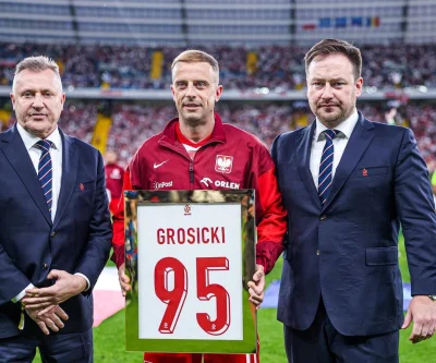 ZbigniewUSA - szkoda że w czerwcu grosicki zakończył karierę reprezentacyjną ;(
#mecz