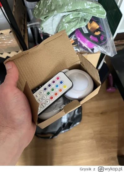 Grysik - Potrzebuje lampkę led rgb z pilotem, na baterie. Średnica poniżej 59mm. Taki...