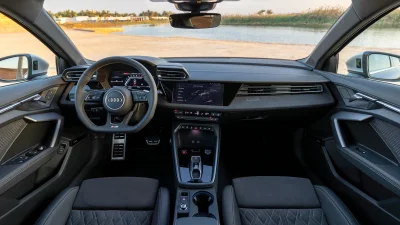 ThinkBackwards - @Bryto23: A jak oddzielą to i tak karykatura. Tu A3 "prawie jak Urus...