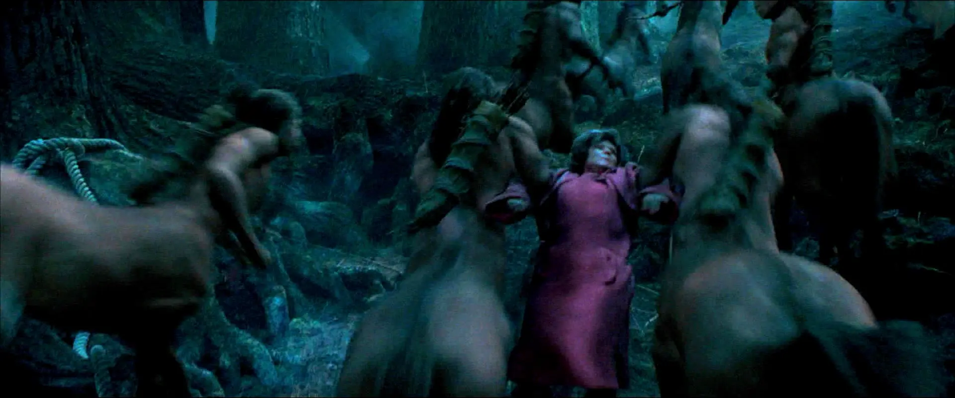 nonOfUsAreFree - Jakaś spokojniejsza ta Umbridge po spotkaniu z centaurami 
#harrypot...