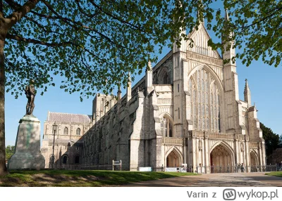 Varin - Katedra w Winchester, zbudowana w stylu gotyckim, jest prawdziwym skarbem his...